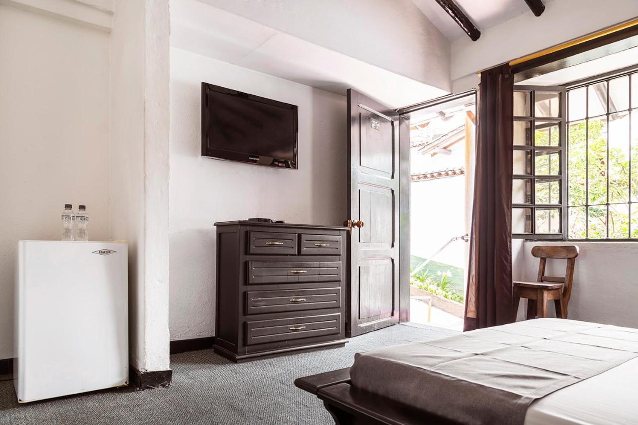 Hotel Premium Real ميديلين المظهر الخارجي الصورة