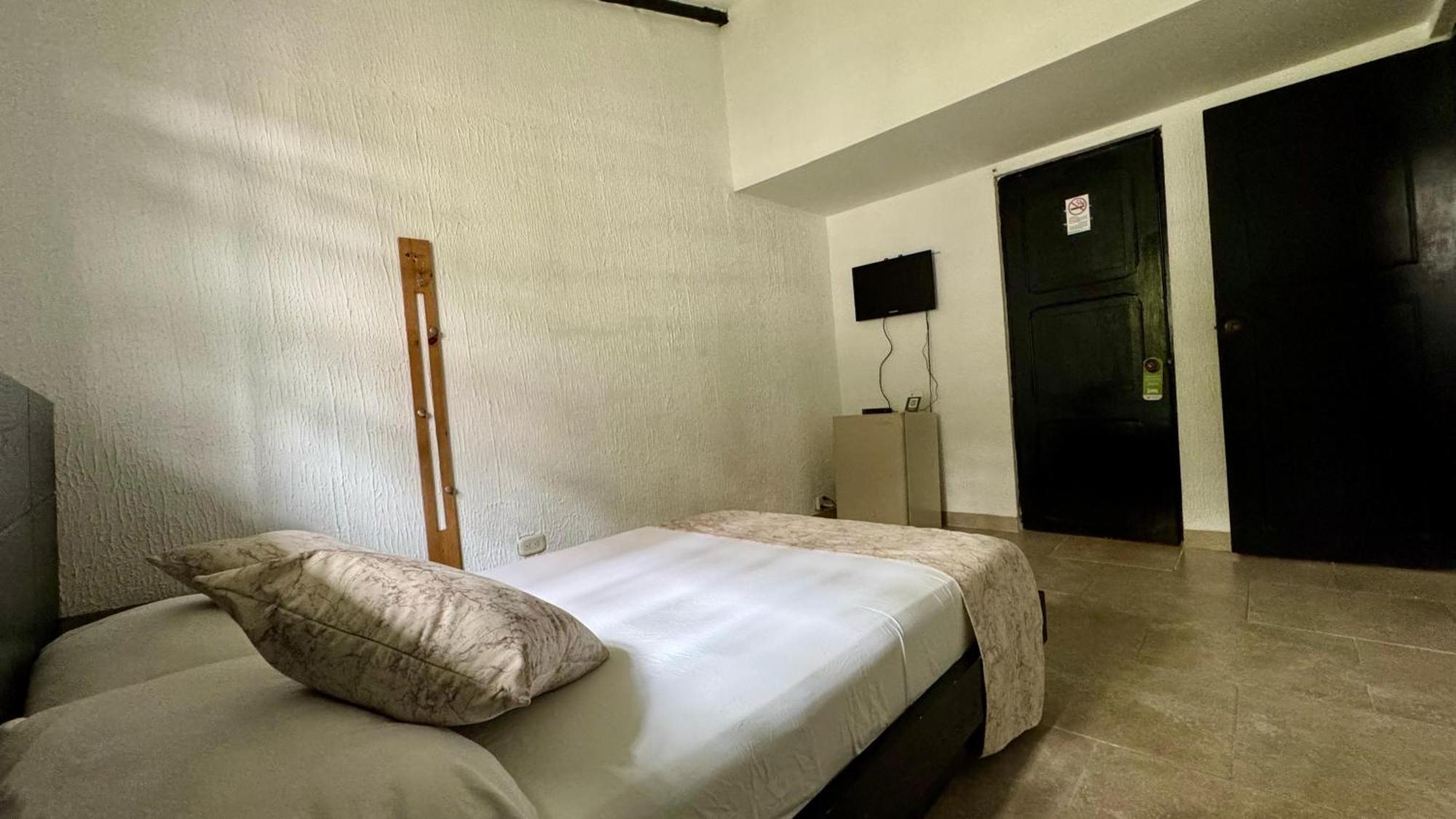 Hotel Premium Real ميديلين المظهر الخارجي الصورة