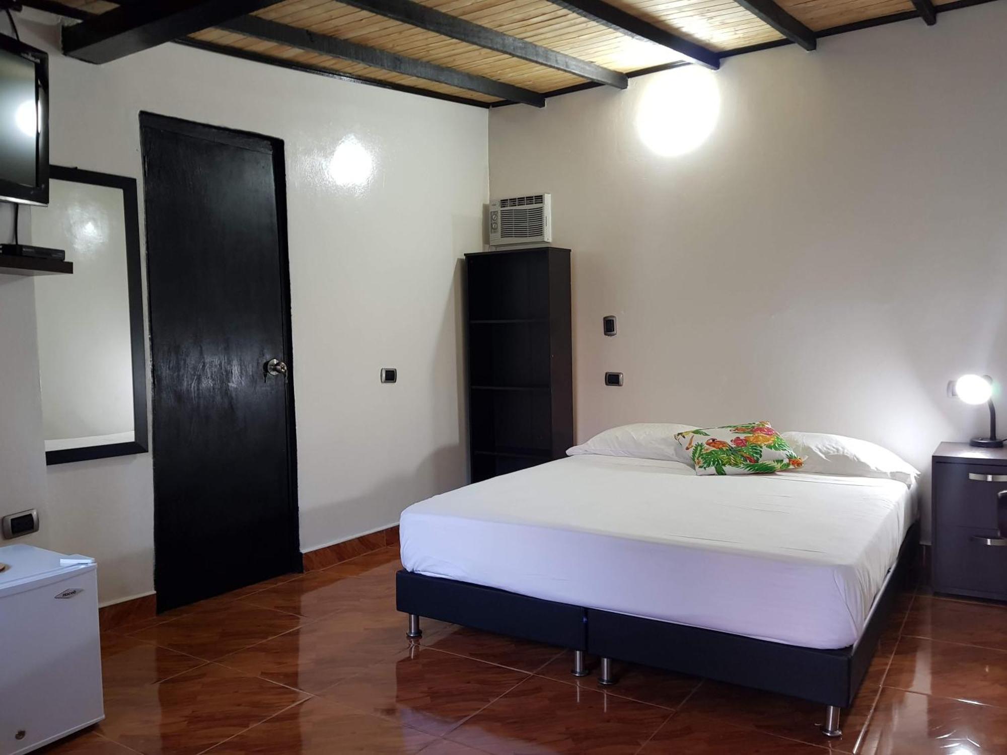 Hotel Premium Real ميديلين المظهر الخارجي الصورة